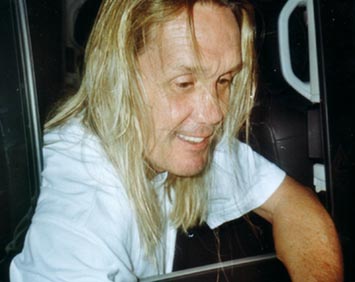 Nicko McBrain  la sortie du Parc des Princes (2005)